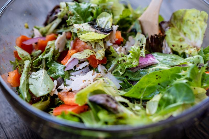 Papa Ginos Garden Fresh Salad with colorful vegetables